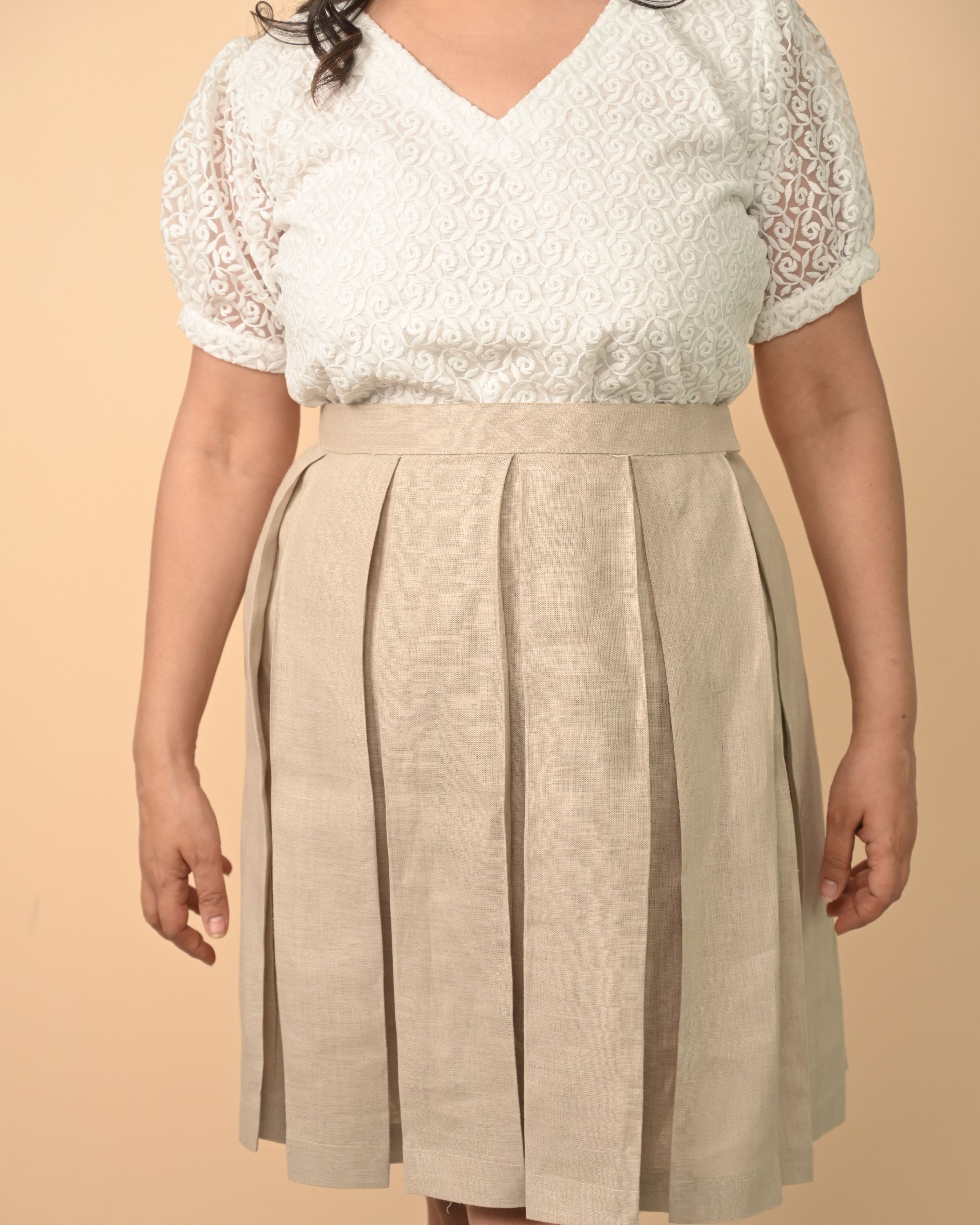 Pure Linen Pleated Skirt Paired With Organza Top