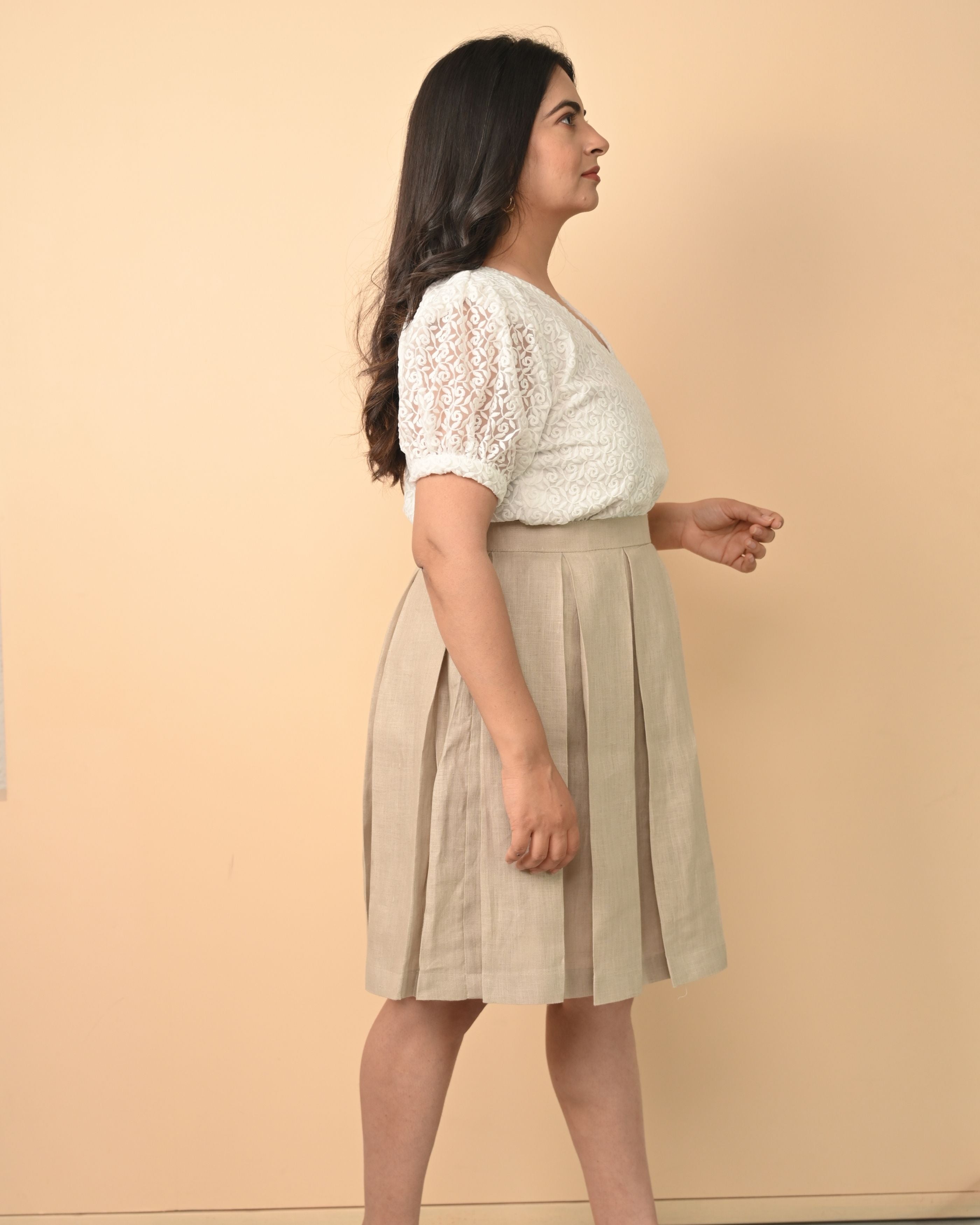 Pure Linen Pleated Skirt Paired With Organza Top