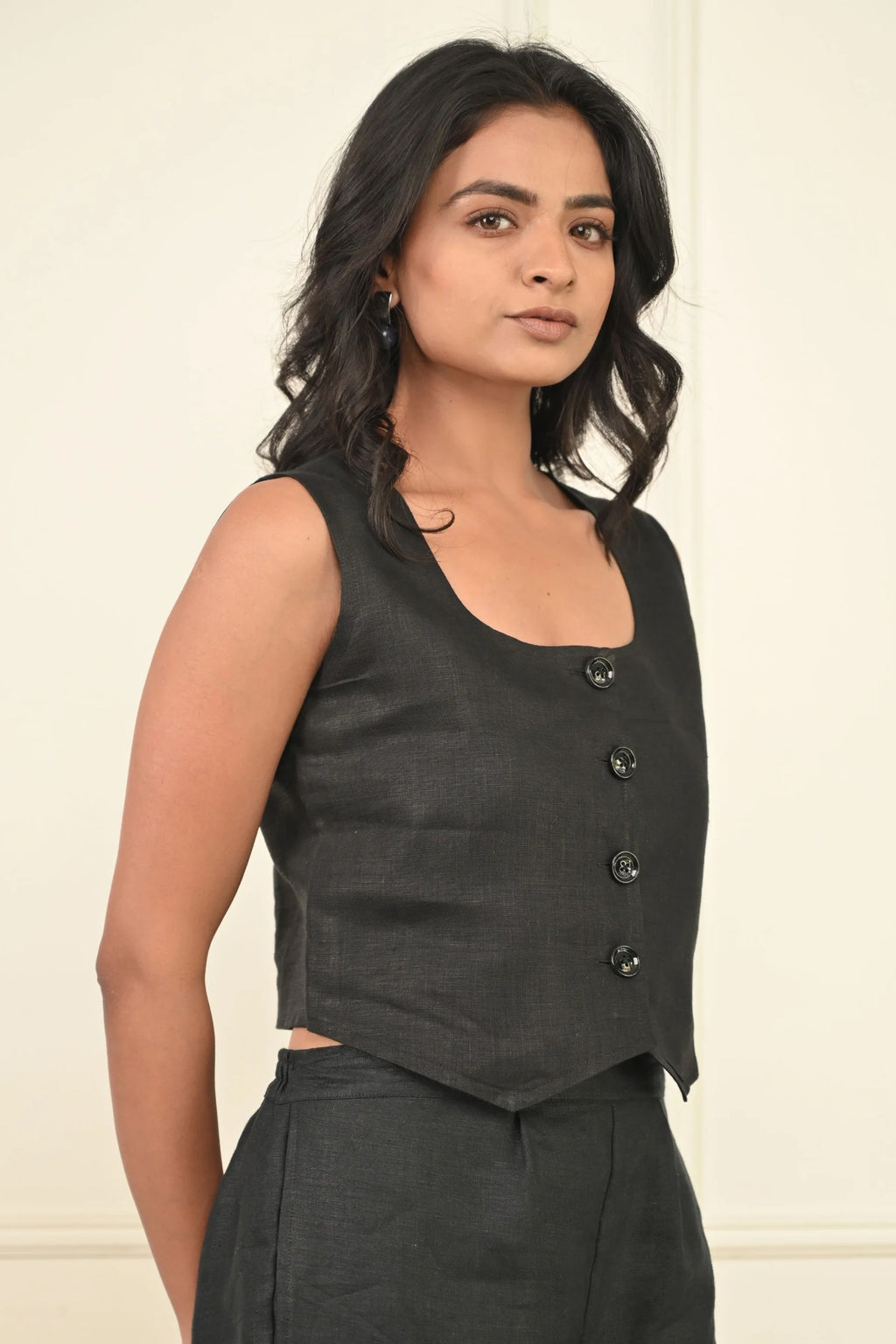 Pure Linen Black Shorts